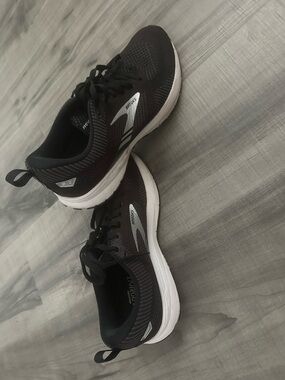 Brooks Black and White Men’s Running Sneakers